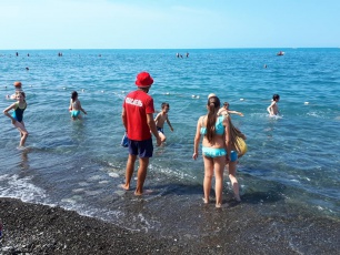 Организованное купание детей на пляжах города Сочи
